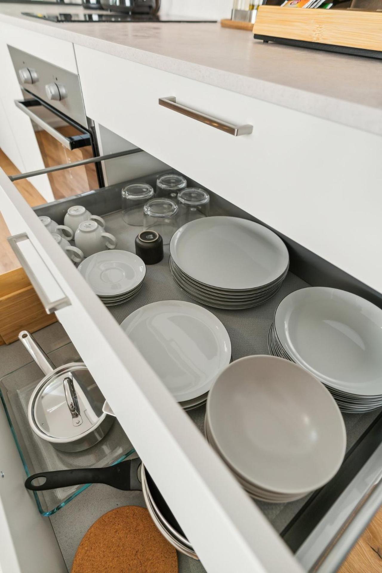 Deluxe Apartment In Bielefeld City Mit Parkplatz Und Balkon Eksteriør billede