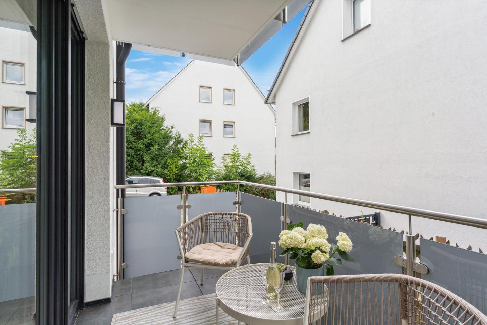 Deluxe Apartment In Bielefeld City Mit Parkplatz Und Balkon Eksteriør billede