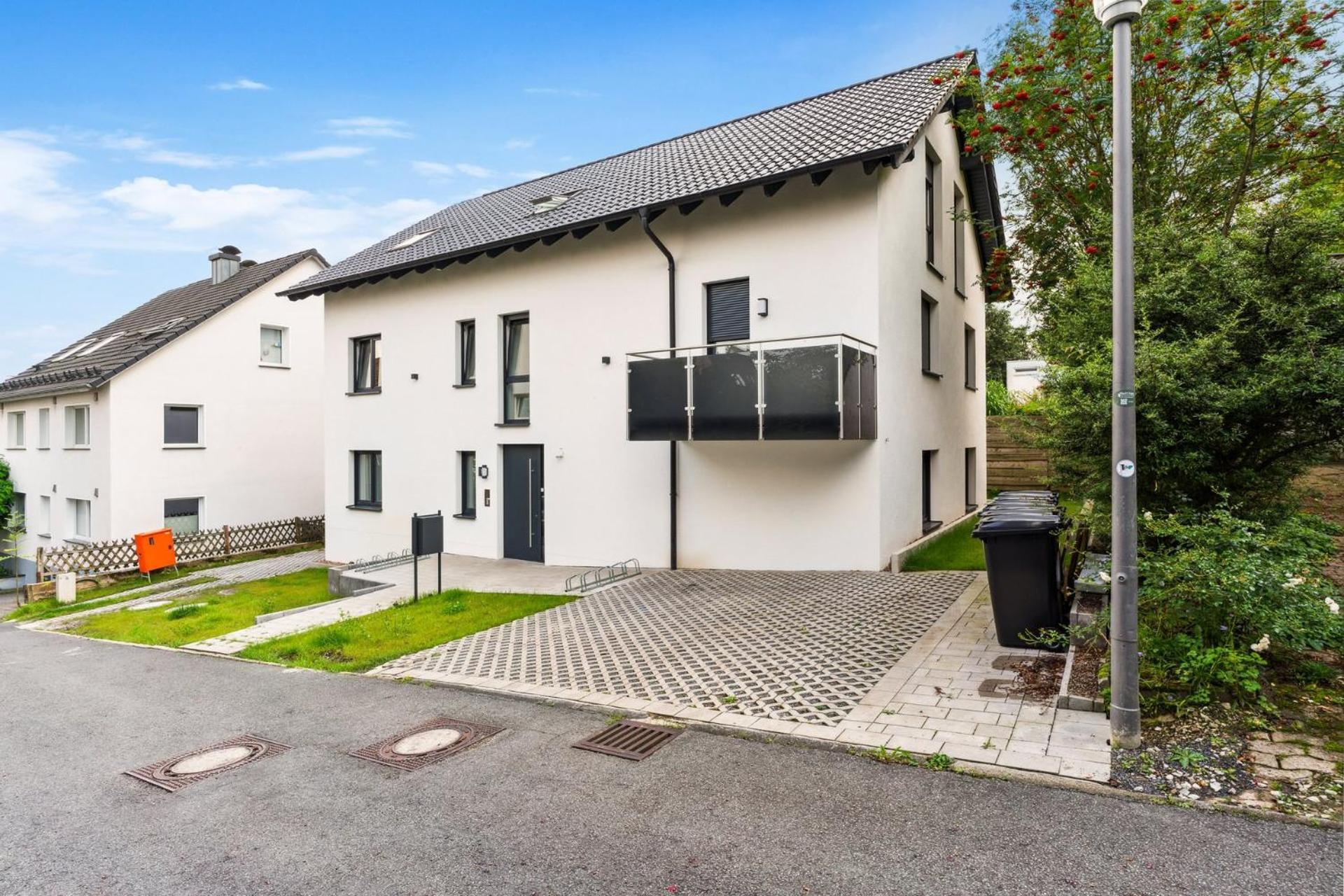 Deluxe Apartment In Bielefeld City Mit Parkplatz Und Balkon Eksteriør billede