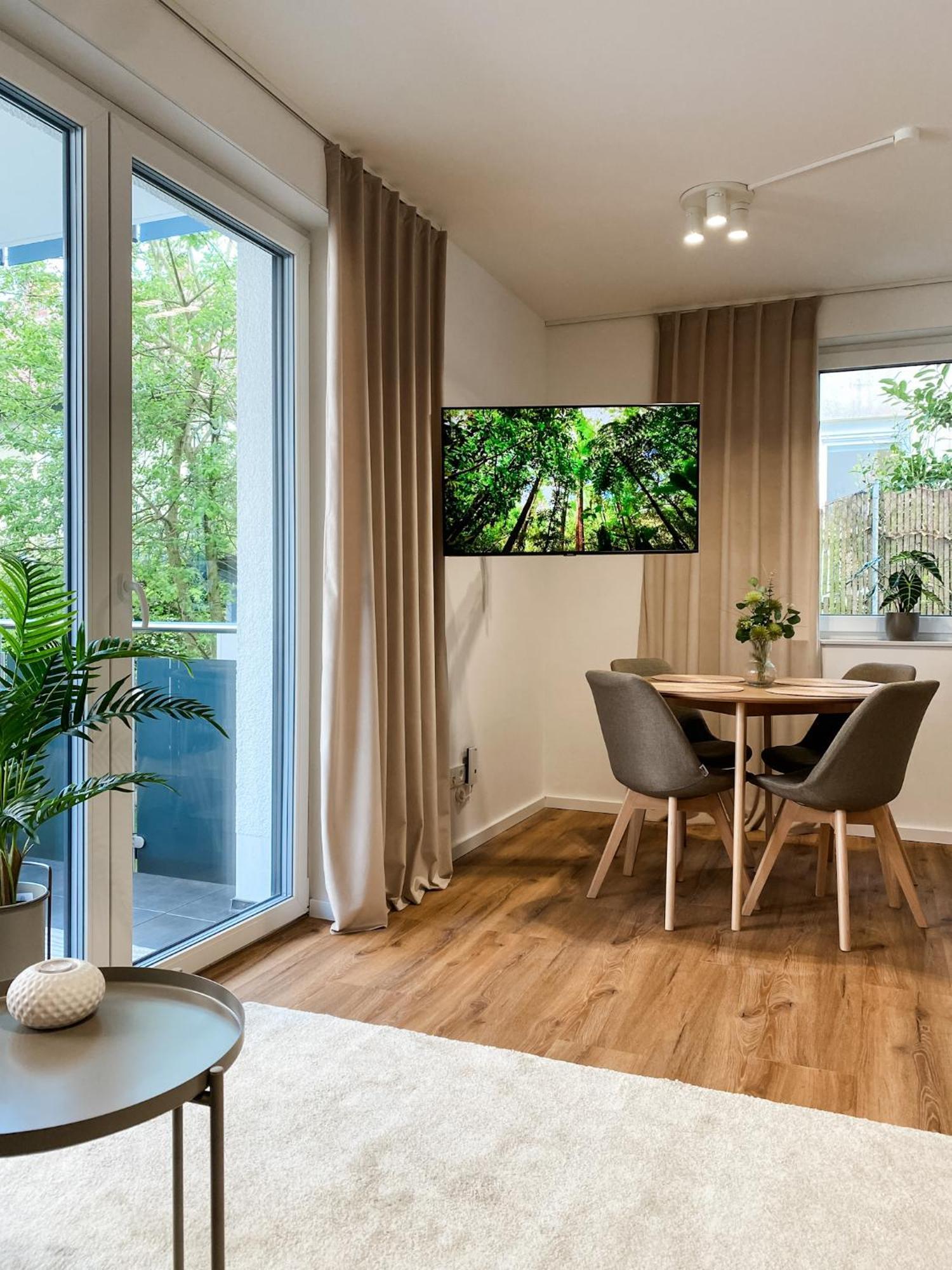Deluxe Apartment In Bielefeld City Mit Parkplatz Und Balkon Eksteriør billede